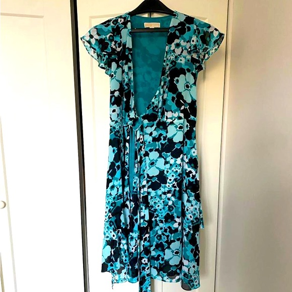 Never worn, size small - Picture 1 of 1